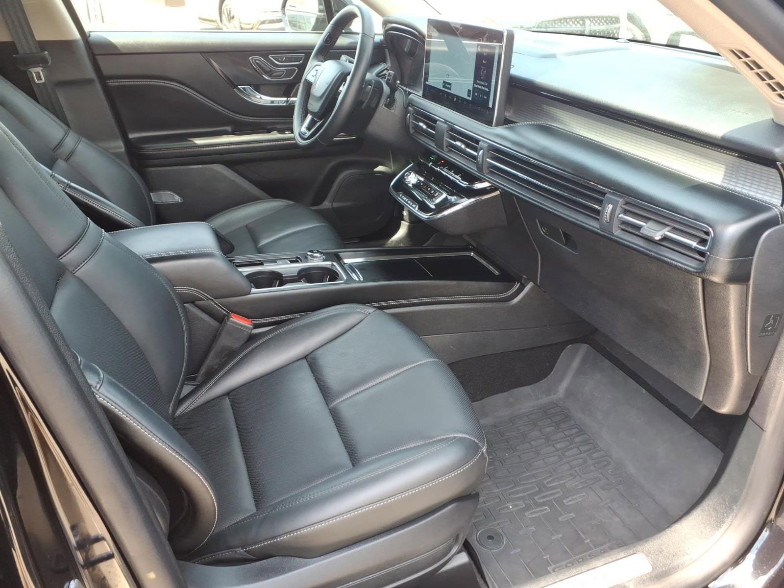 Certified 2025 Lincoln Corsair AWD w/ Equipment Group 101A image 29