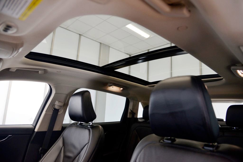 Used 2023 Lincoln Nautilus Reserve AWD/4WD image 29