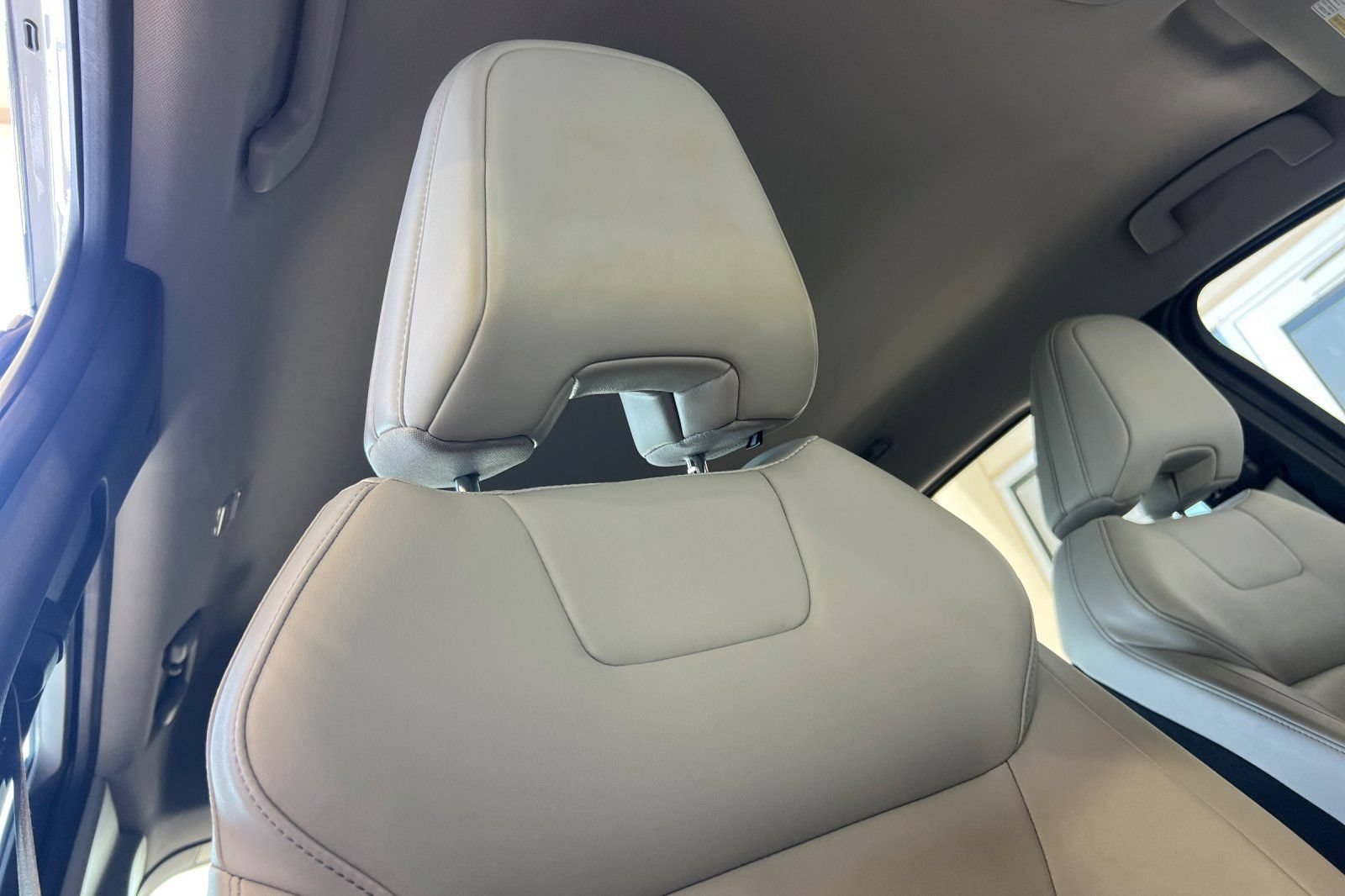 Certified 2023 Nissan Ariya FWD image 19