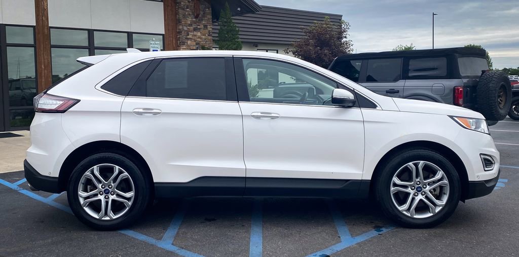 Used 2017 Ford Edge Titanium w/ Equipment Group 302A AWD/4WD image 11