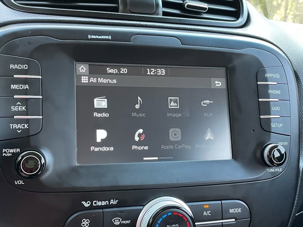 Used 2019 Kia Soul + image 9