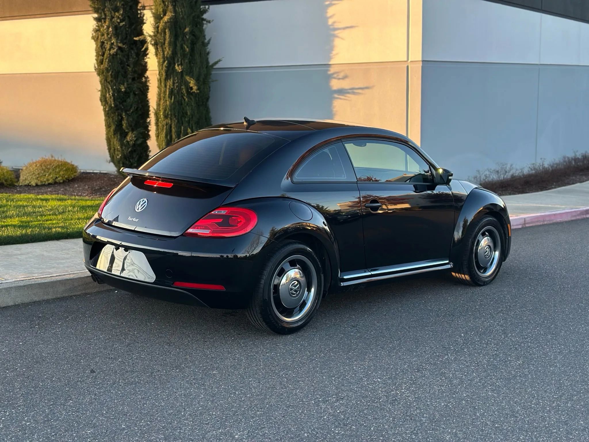 Used 2016 Volkswagen Beetle 1.8T Classic FWD image 6