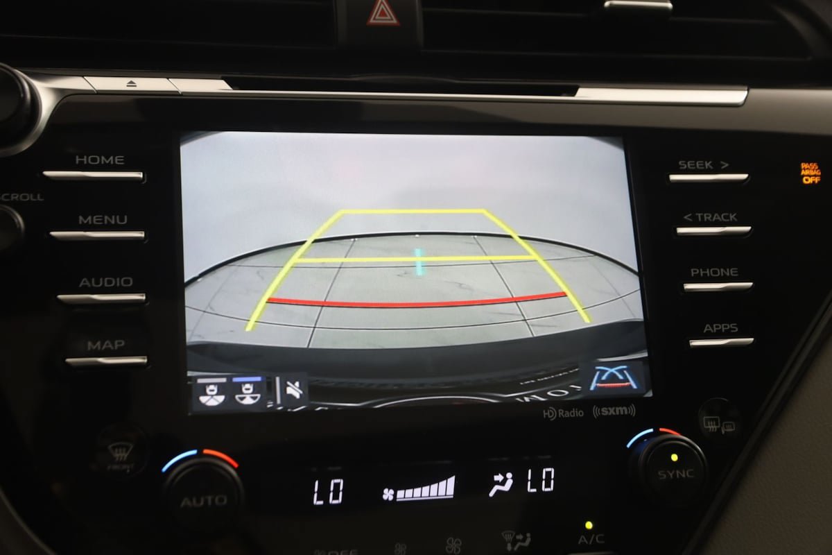 Used 2019 Toyota Camry XLE FWD image 10