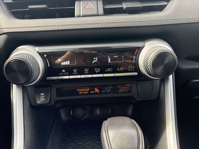 Used 2022 Toyota RAV4 LE image 25