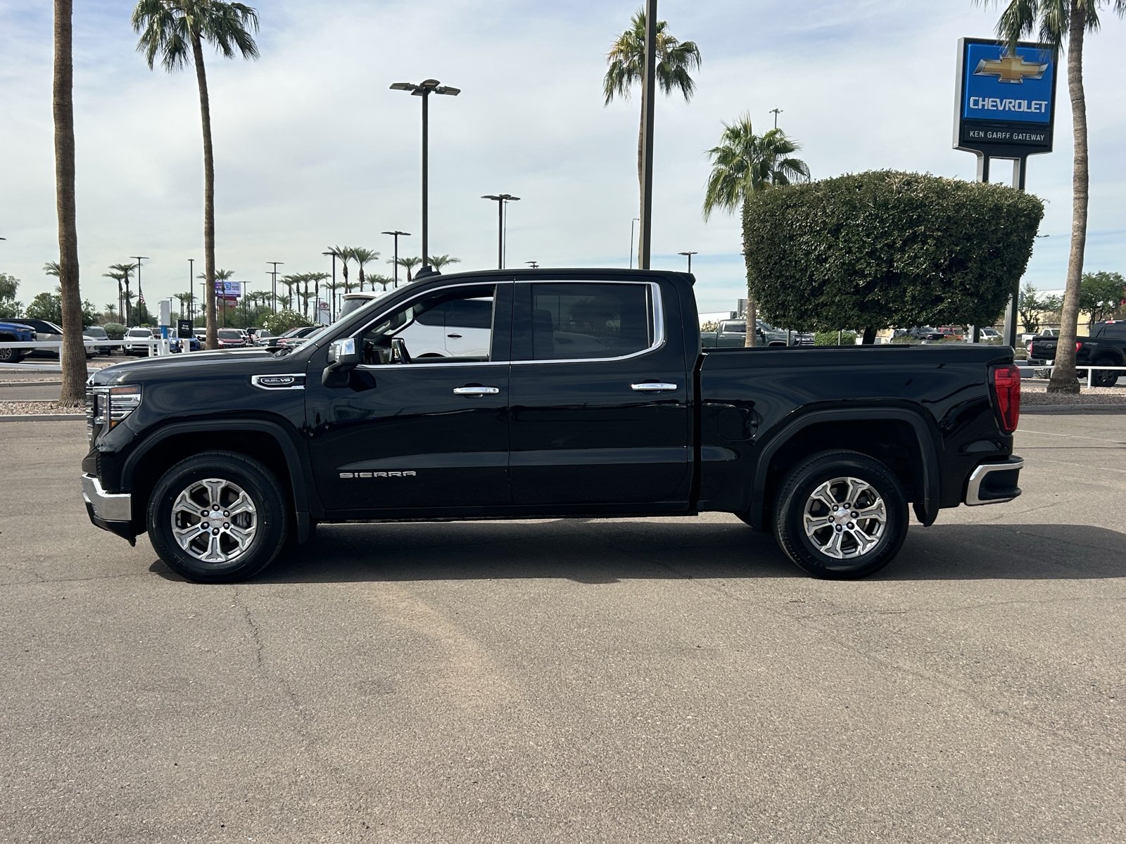 Certified 2025 GMC Sierra 1500 SLT RWD image 2