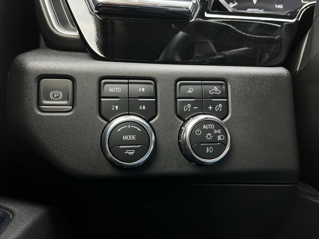 Used 2023 GMC Sierra 1500 SLT AWD/4WD image 23