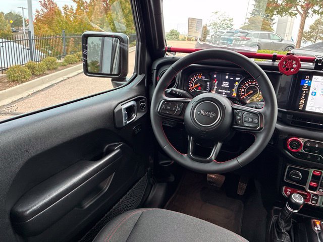 Used 2024 Jeep Gladiator Rubicon w/ Technology Group AWD/4WD image 25