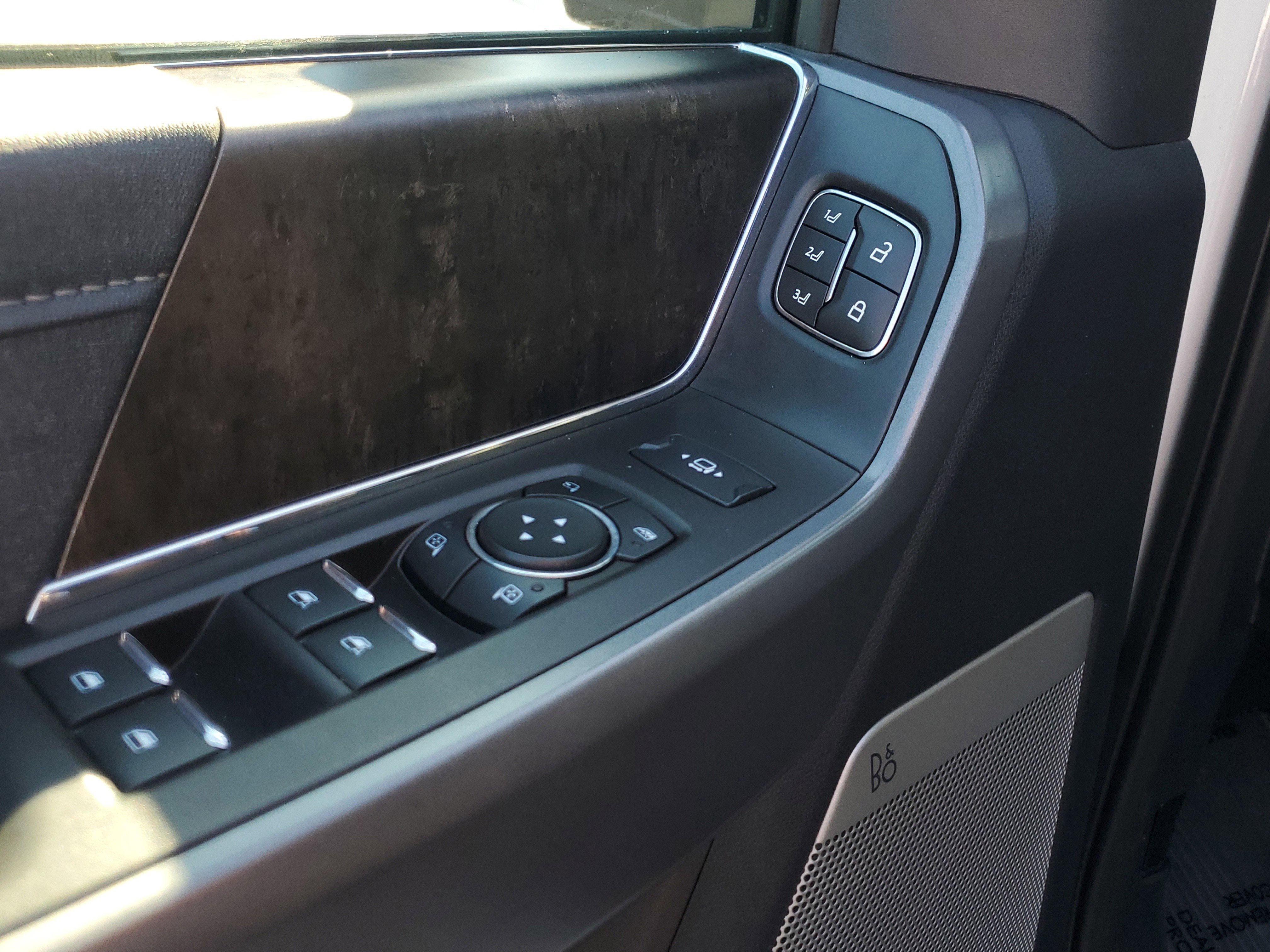 Used 2024 Ford F250 Lariat w/ Sport Appearance Package image 16