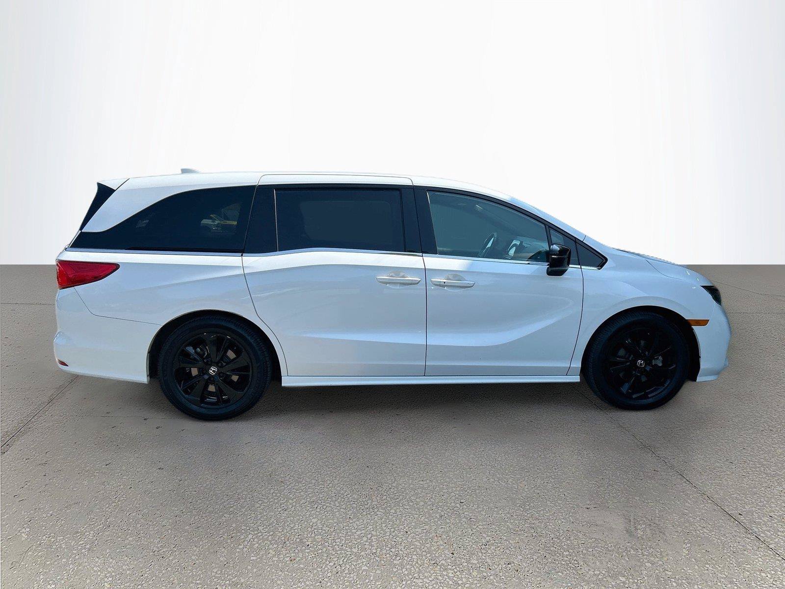 Used 2023 Honda Odyssey Sport image 3