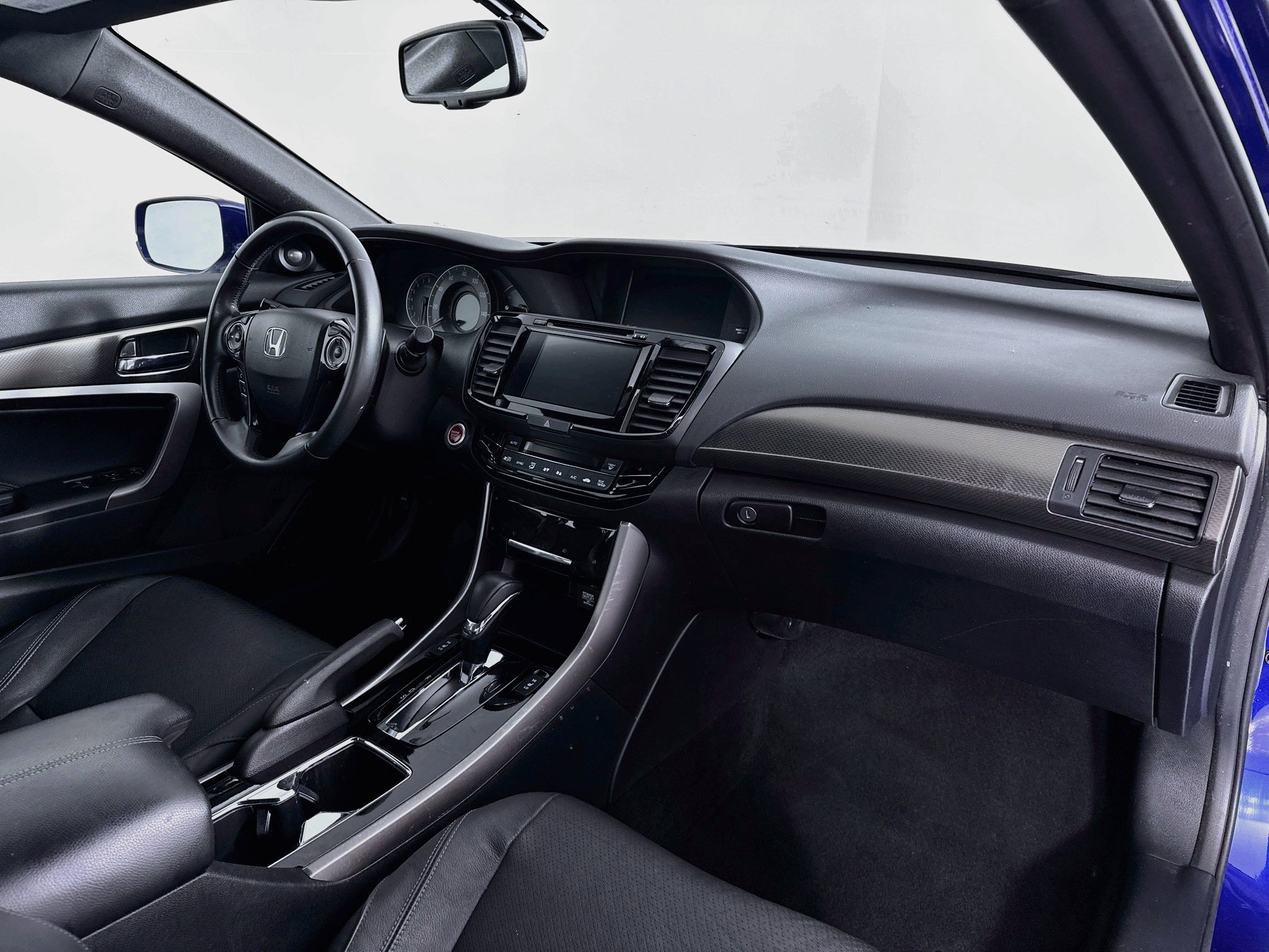 Certified 2017 Honda Accord EX-L image 28