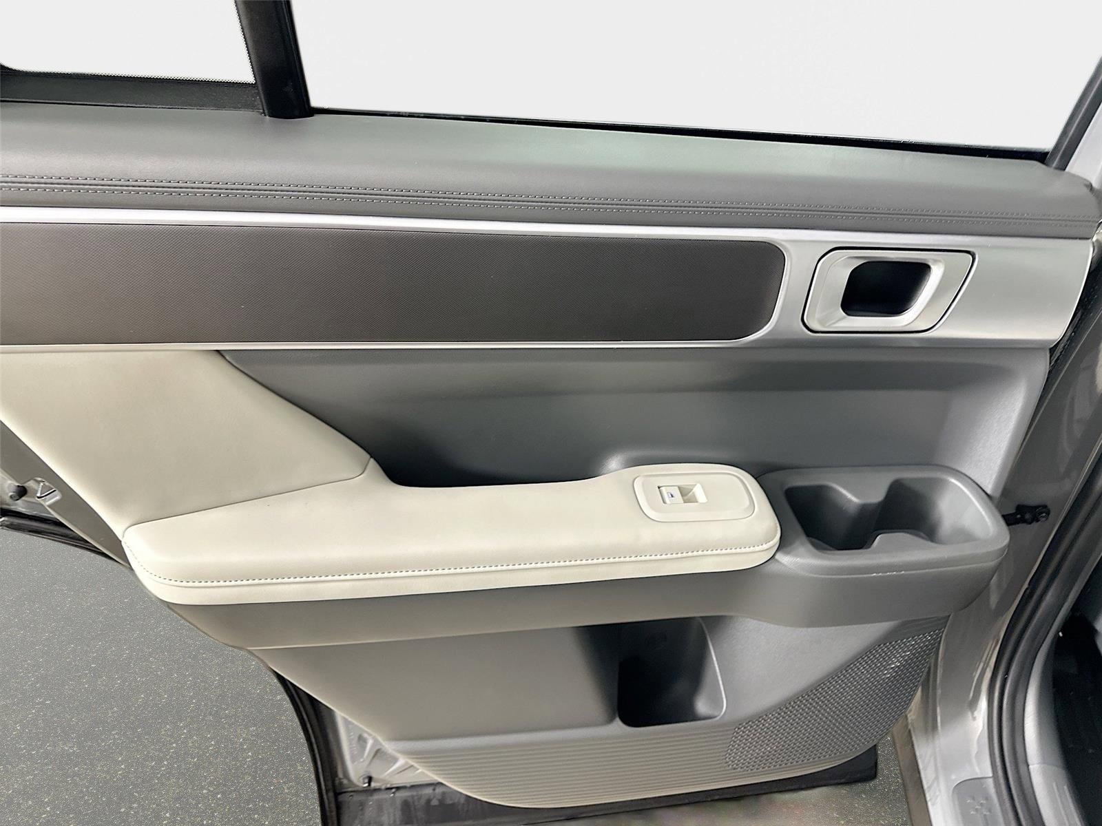 Used 2025 Hyundai Santa Fe SEL image 33