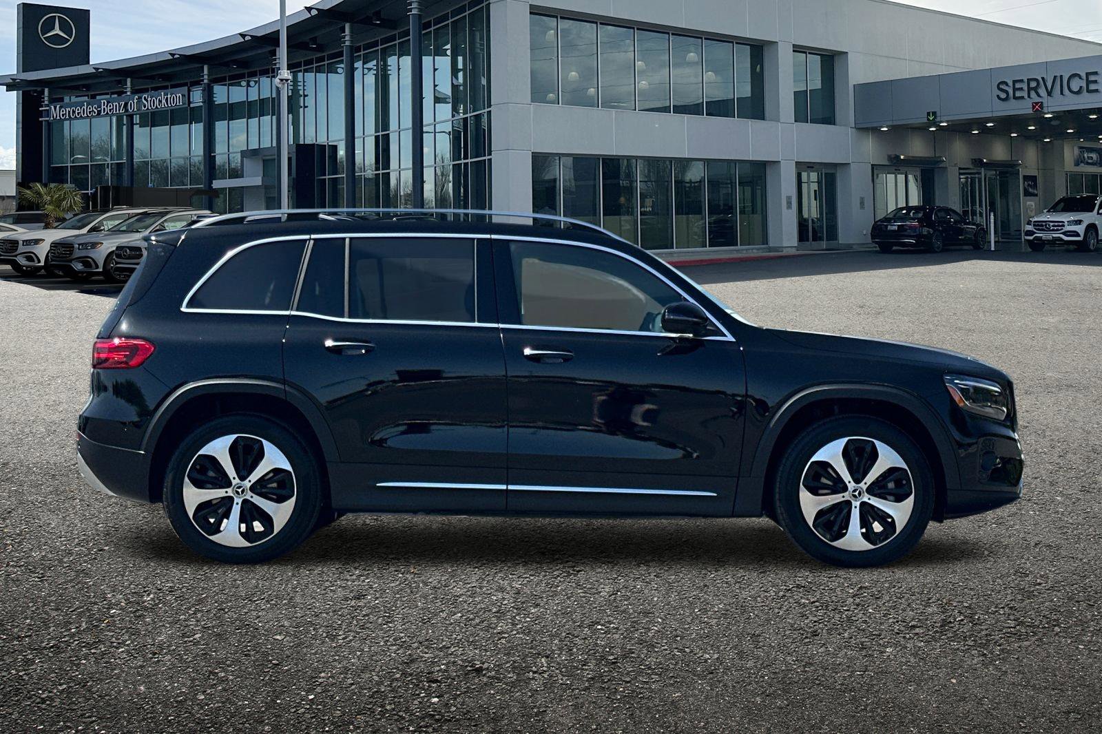 New 2025 Mercedes-Benz GLB 250 250 image 3