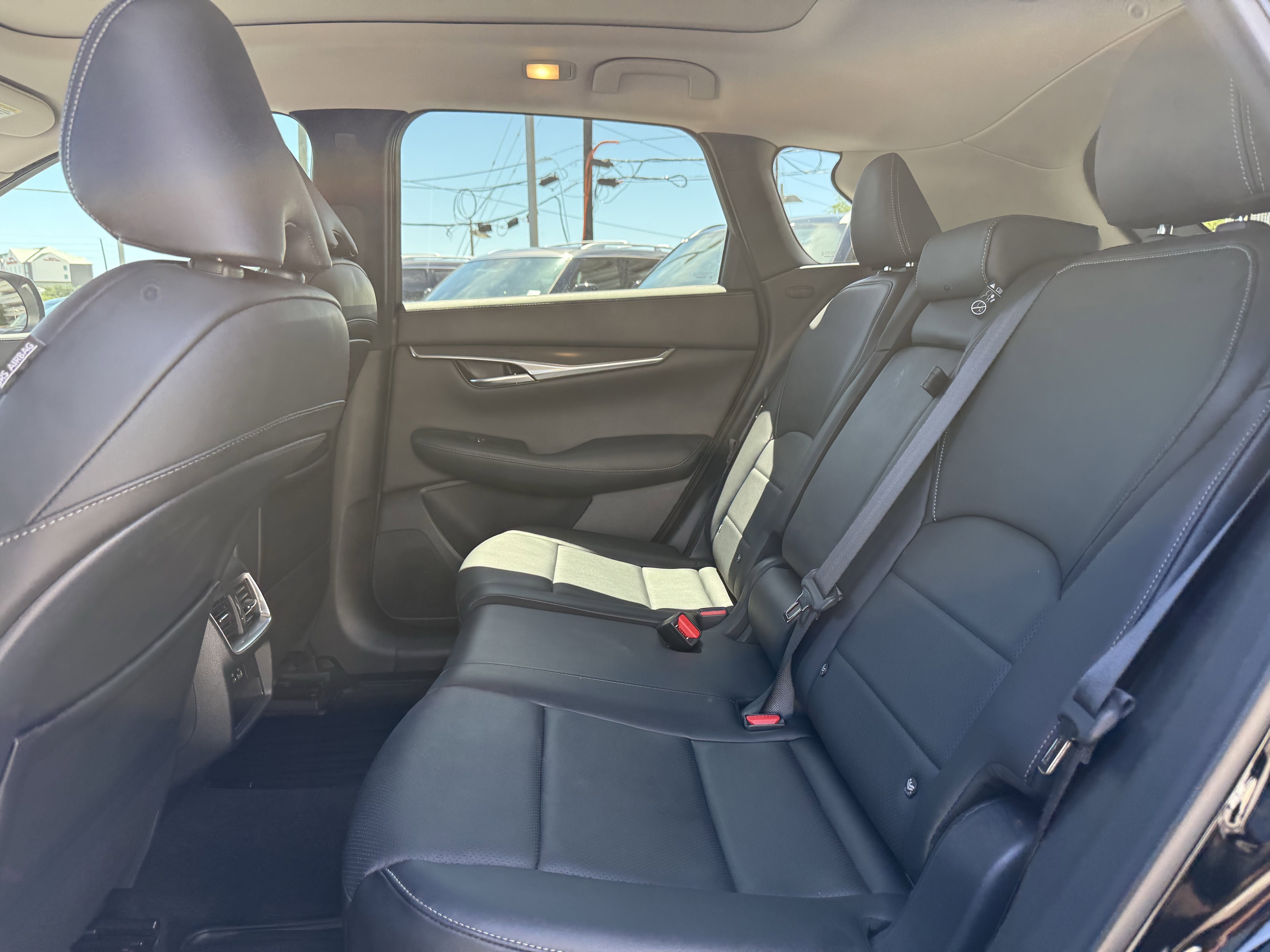 Certified 2025 INFINITI QX50 Luxe image 15