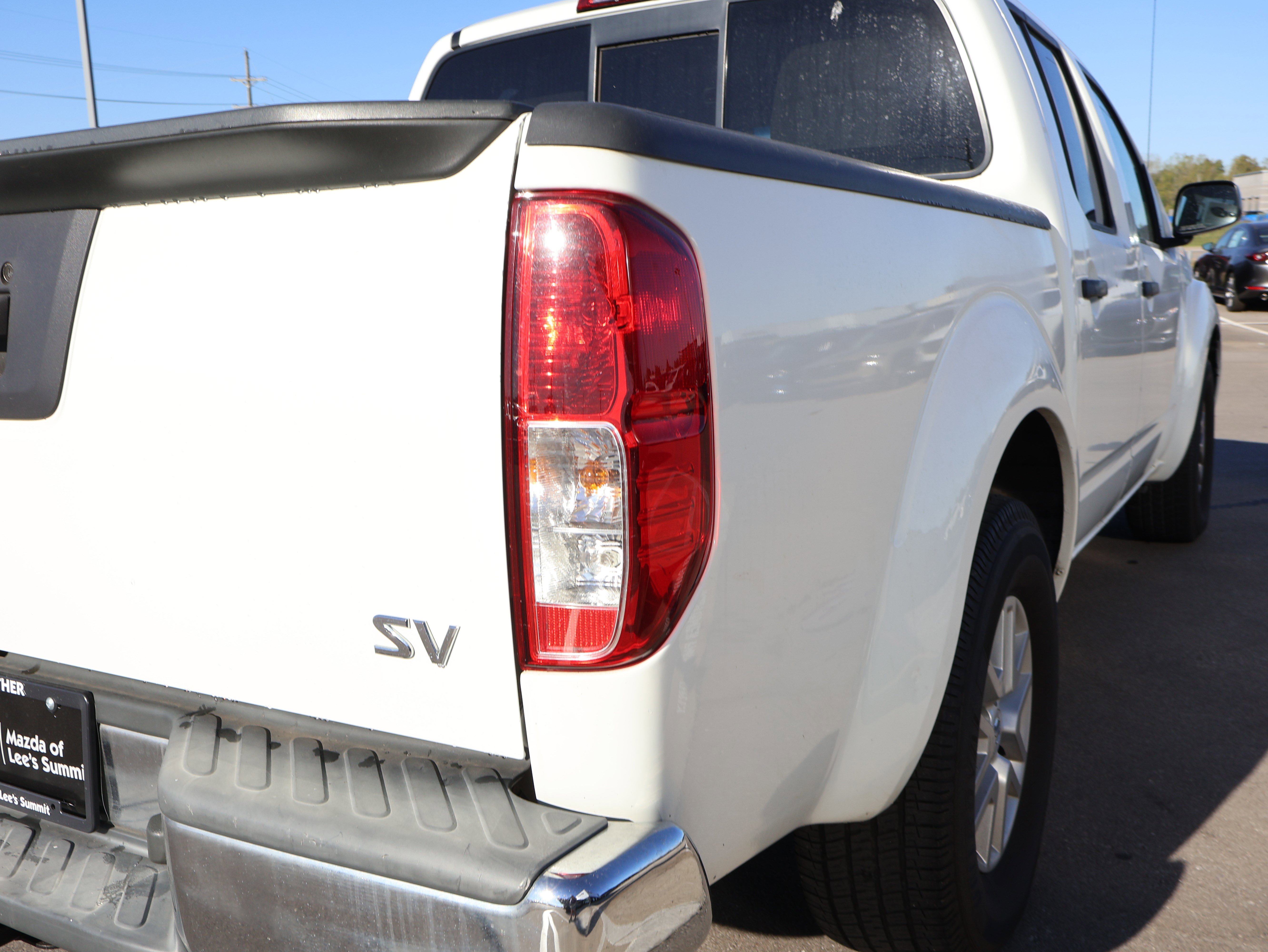 Used 2017 Nissan Frontier SV image 9