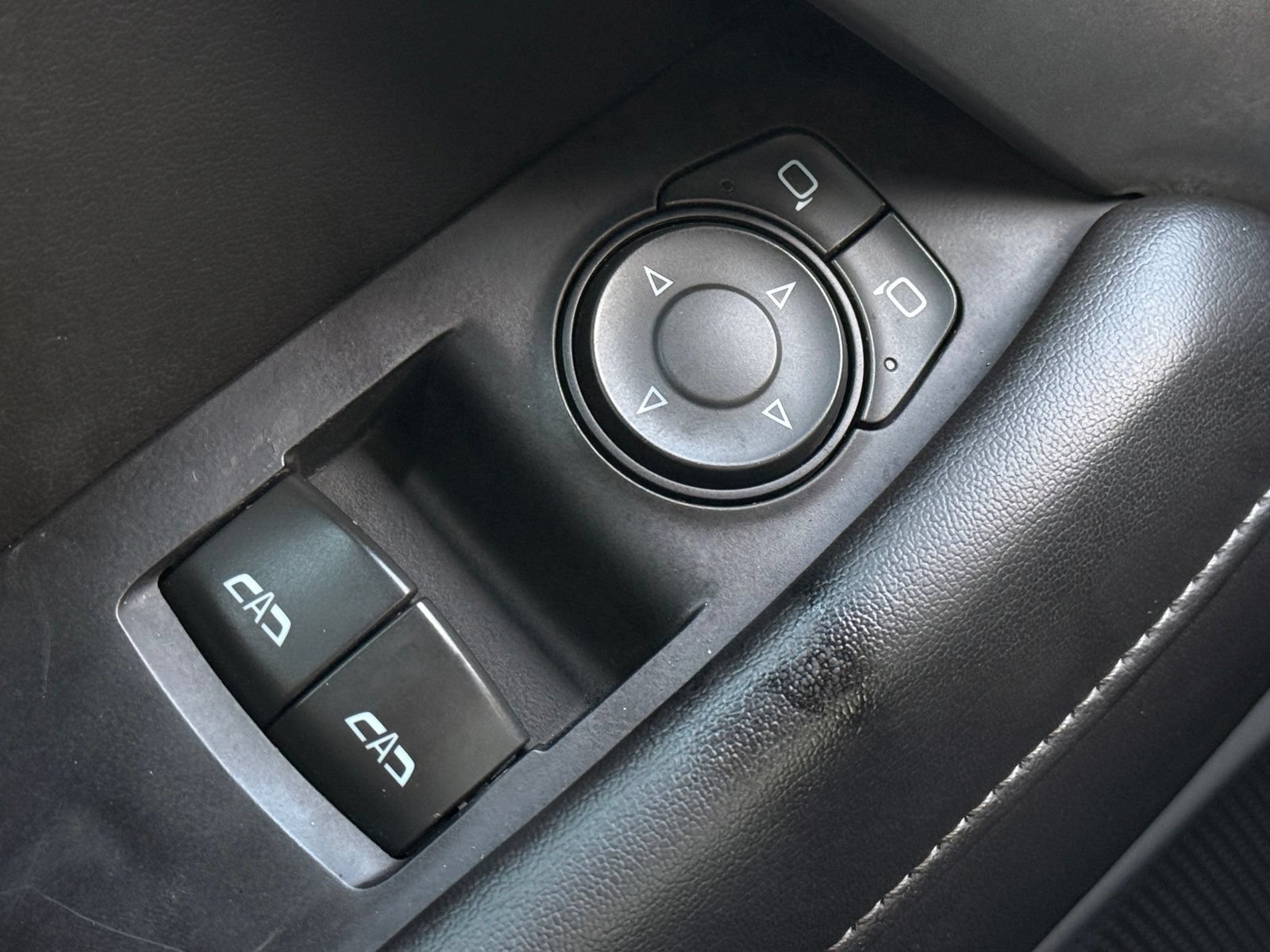 Used 2018 Chevrolet Camaro SS RWD image 31