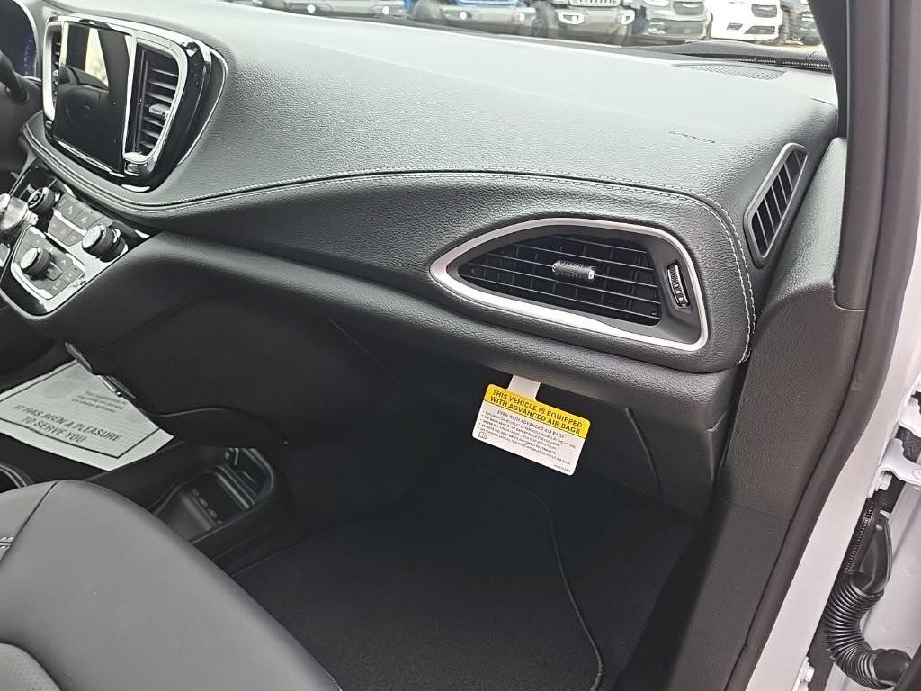 New 2026 Chrysler Pacifica Select w/ S Appearance Package FWD image 75