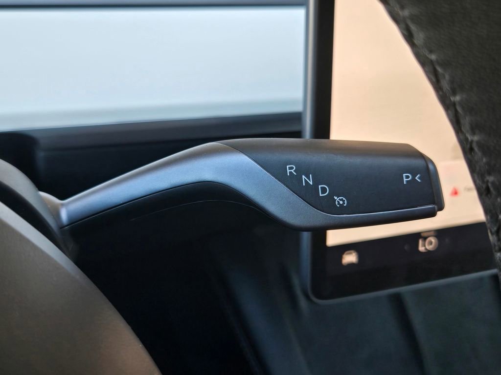Used 2023 Tesla Model Y Long Range image 21
