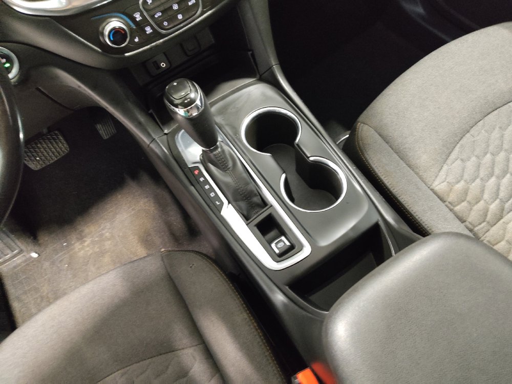 Used 2018 Chevrolet Equinox LT image 26