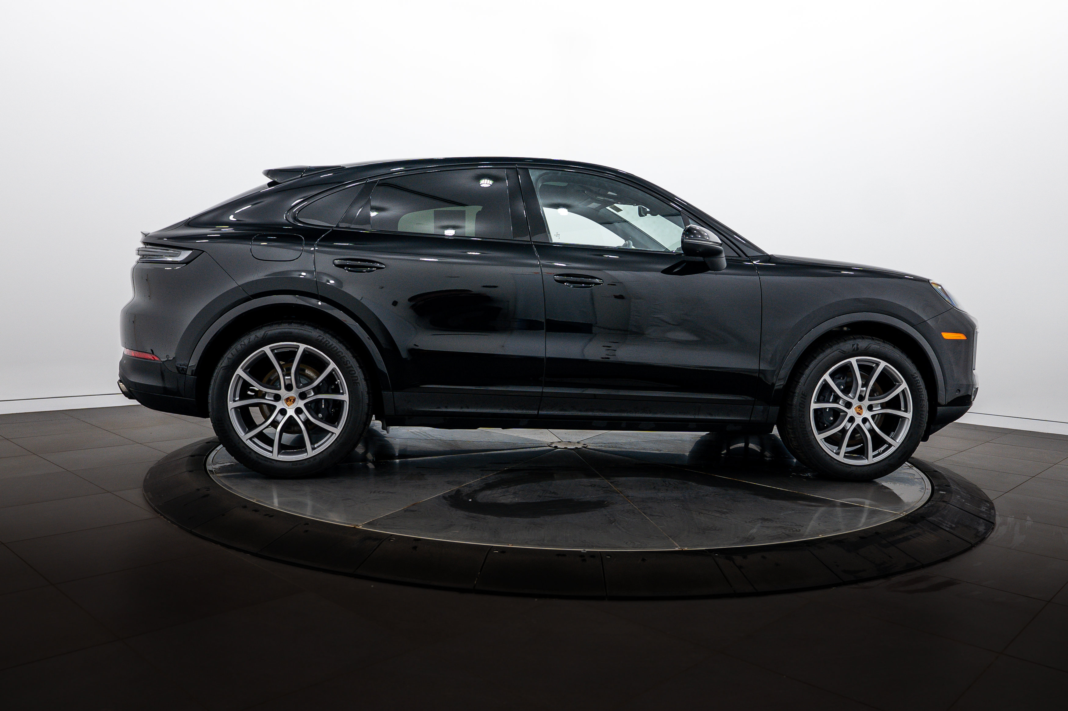 Certified 2026 Porsche Cayenne Coupe AWD/4WD image 8