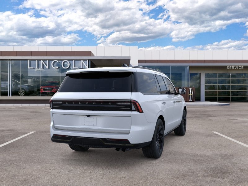 New 2026 Lincoln Navigator Reserve w/ Jet Appearance Package AWD/4WD image 31