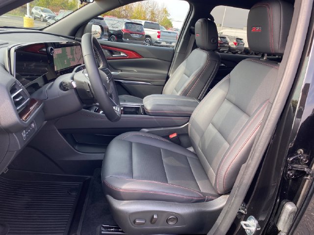 Certified 2025 Chevrolet Traverse Z71 w/ Driver Confidence Package AWD/4WD image 16