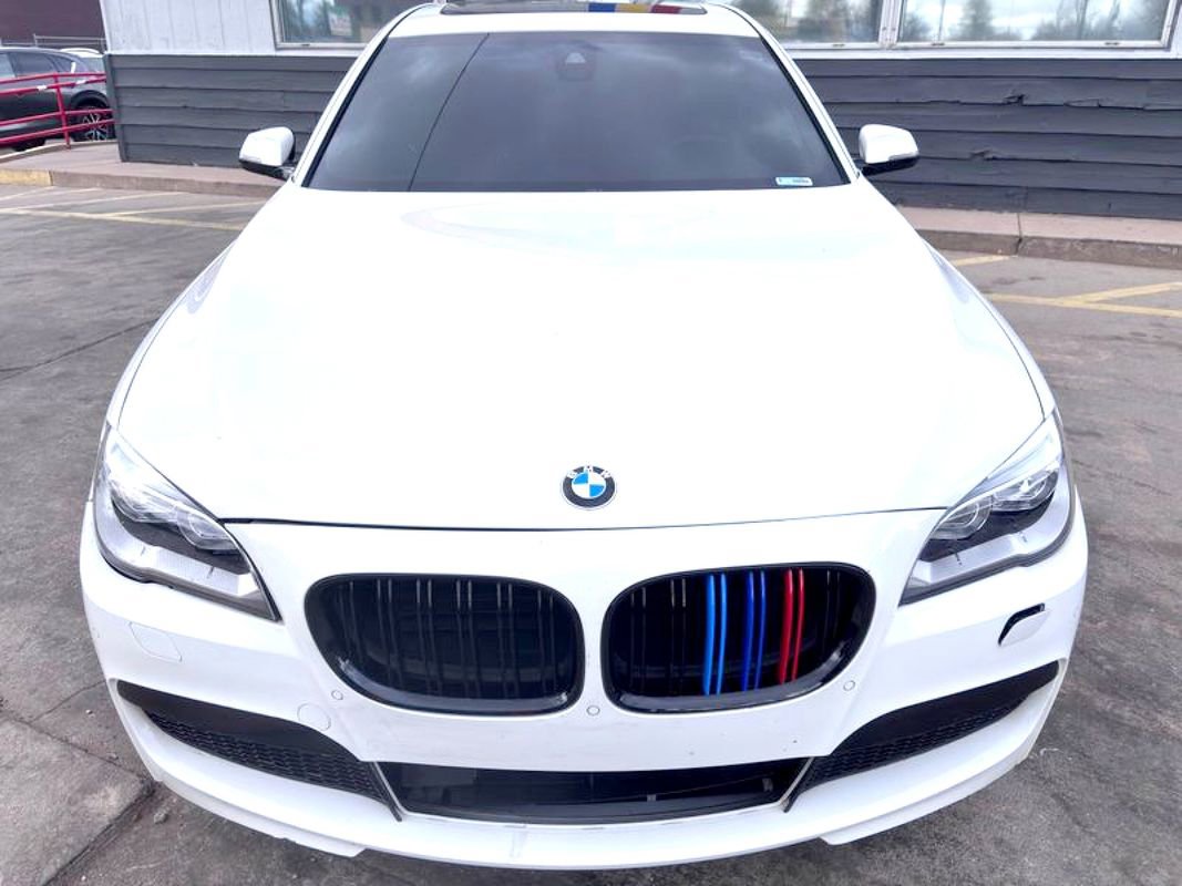 Used 2015 BMW 750Li xDrive image 2