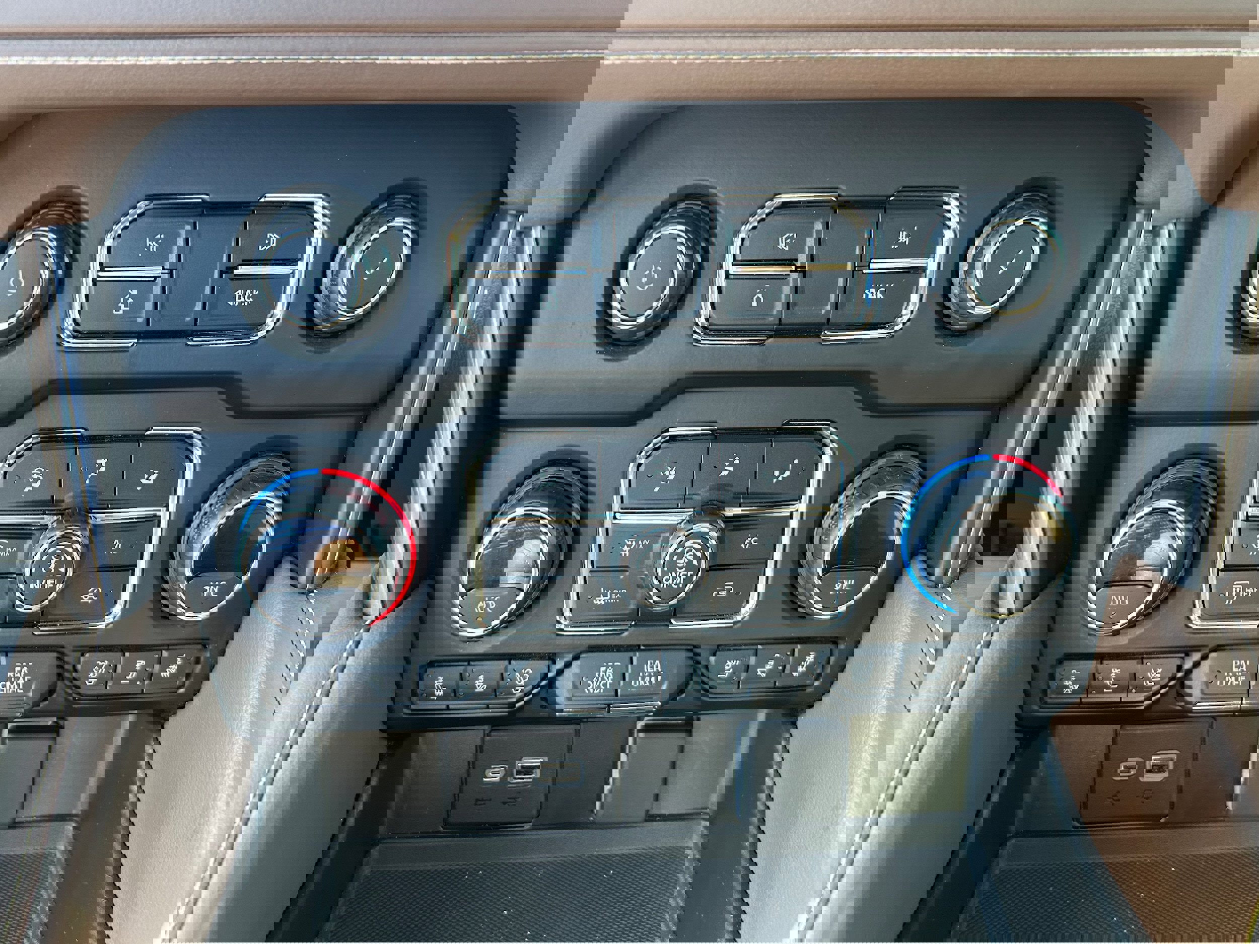 Used 2021 Chevrolet Tahoe High Country w/ Premium Package image 26