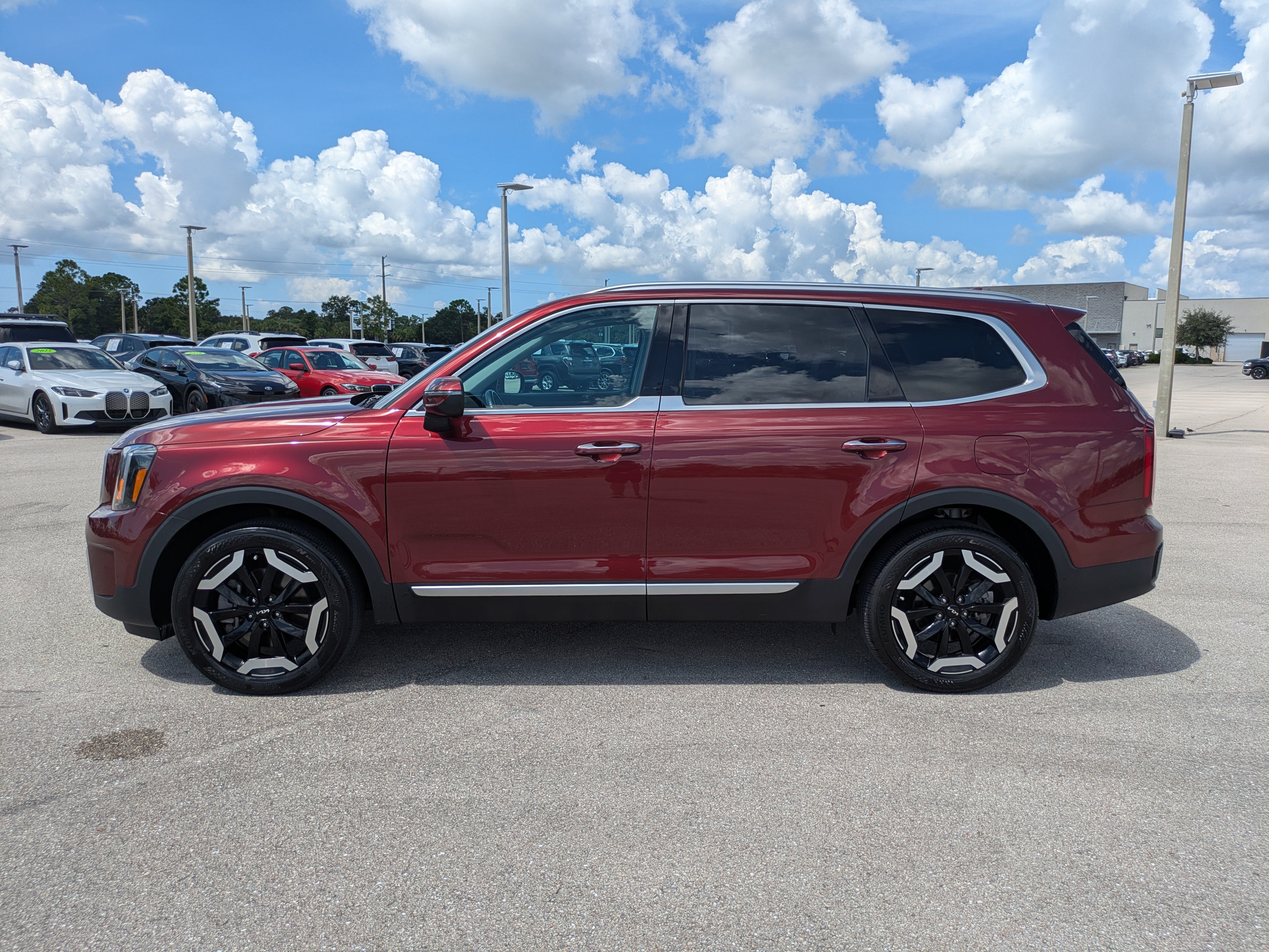 Certified 2024 Kia Telluride S w/ S Sunroof Package FWD image 7