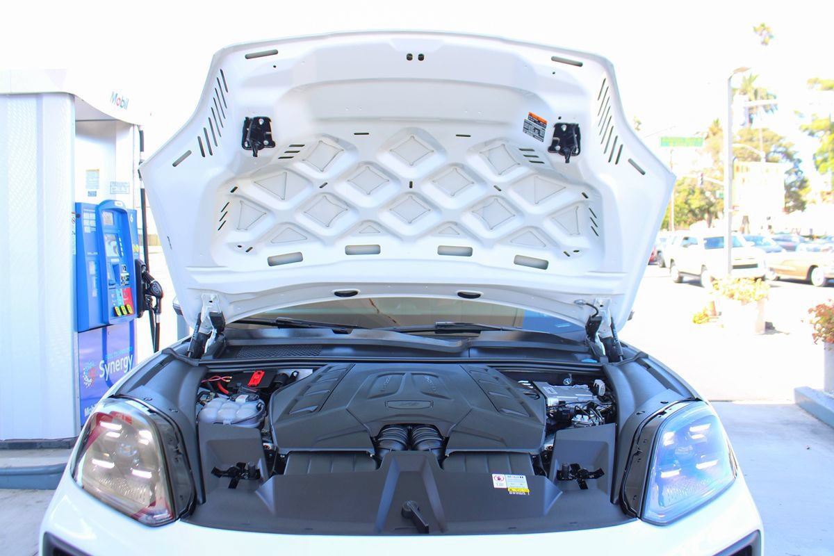 Used 2024 Porsche Cayenne S AWD/4WD image 43
