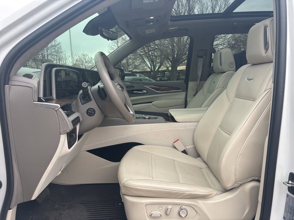 Certified 2024 Cadillac Escalade Sport Platinum w/ LPO, ONYX Package image 11