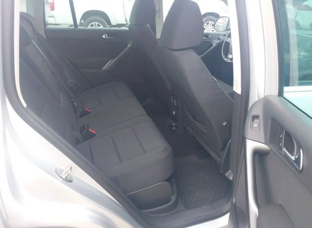 Used 2009 Volkswagen Tiguan SE AWD/4WD image 5