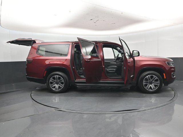 Used 2024 Jeep Wagoneer L Series II w/ Flexible Seating Group RWD image 60
