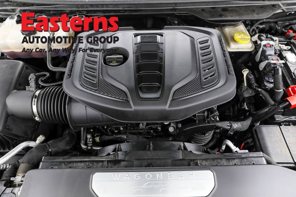 Used 2023 Jeep Wagoneer Series III w/ Preferred Equipment Group RWD image 7