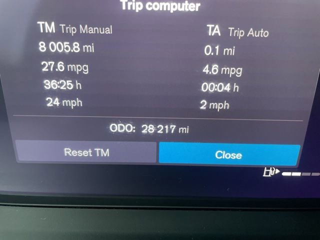 Certified 2024 Volvo XC40 B5 Plus w/ Protection Package Premier image 14