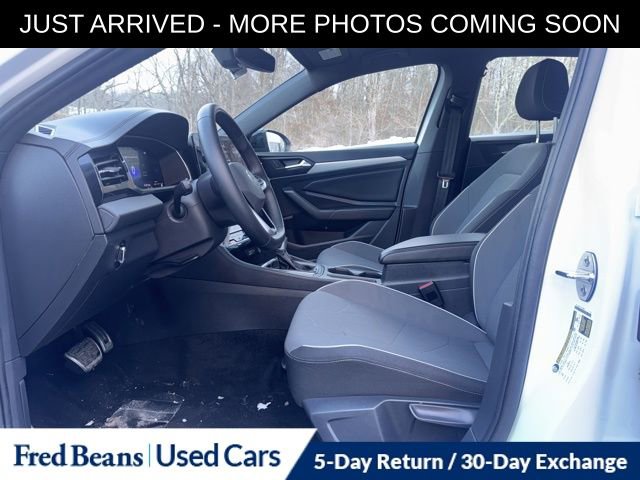 Used 2025 Volkswagen Jetta Sport image 11