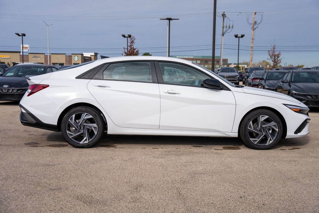 New 2025 Hyundai Elantra Sport image 9