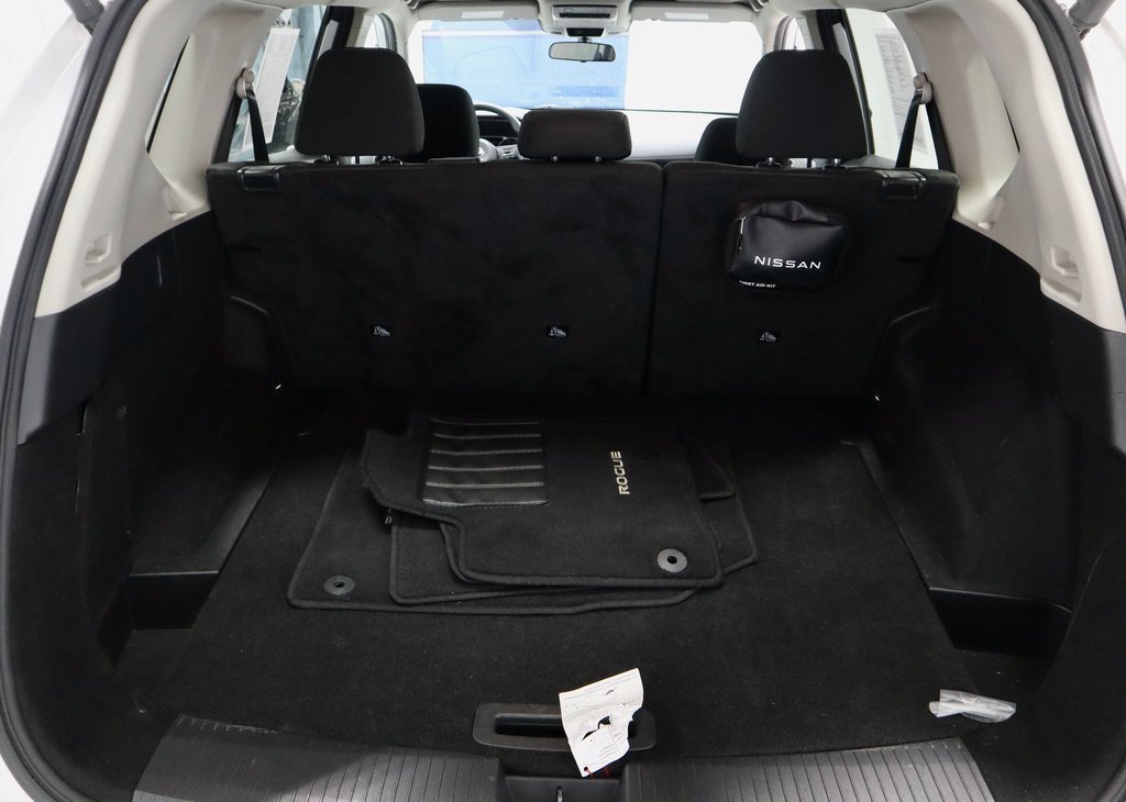 Certified 2024 Nissan Rogue SV image 13