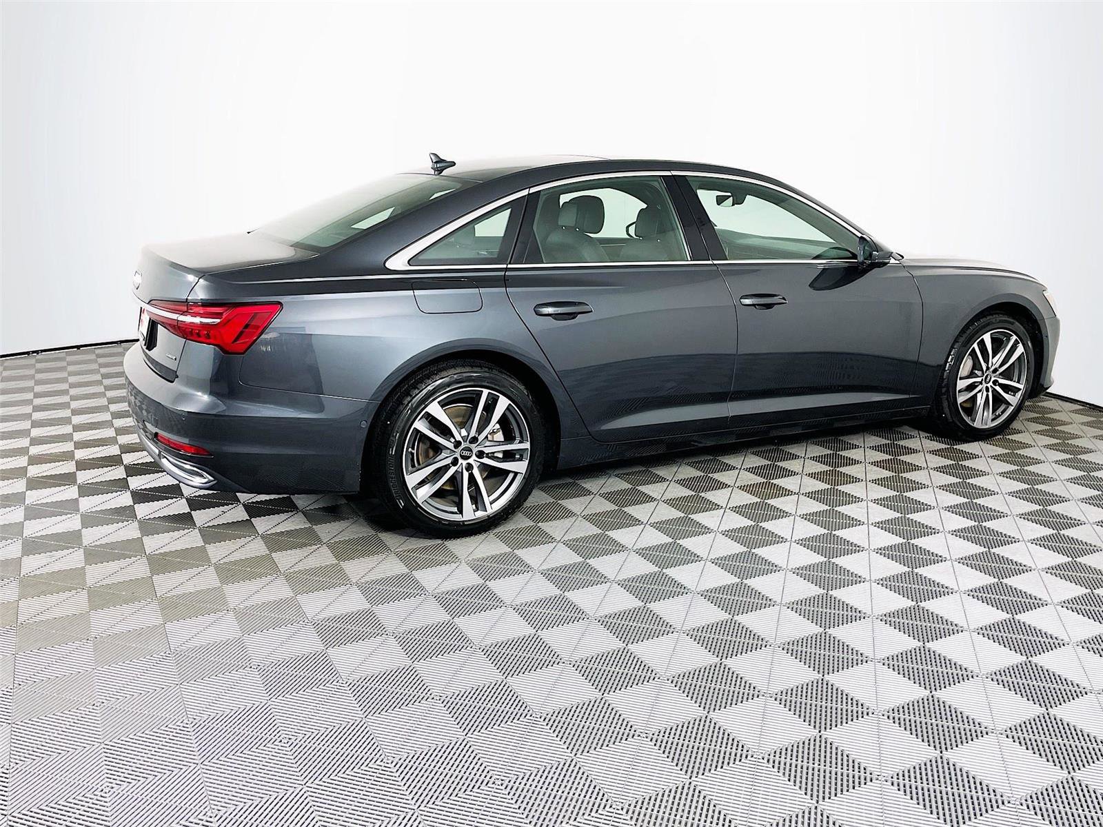 Used 2023 Audi A6 Premium image 10