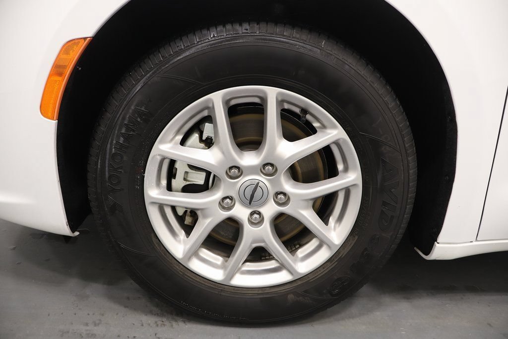 Used 2025 Chrysler Pacifica Select FWD image 25