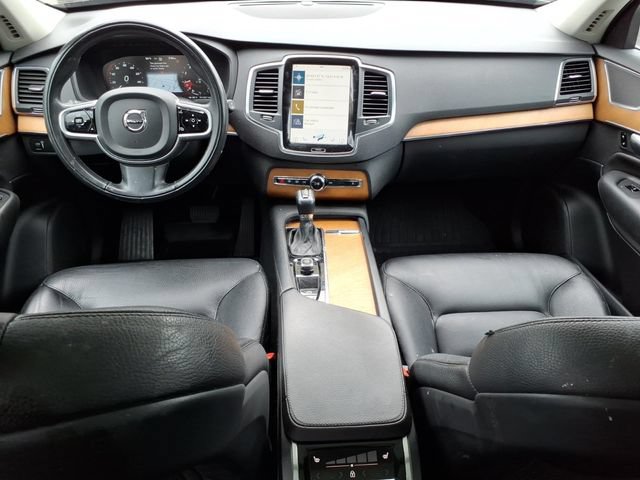 Used 2022 Volvo XC90 T6 Momentum w/ Climate Package AWD/4WD image 8