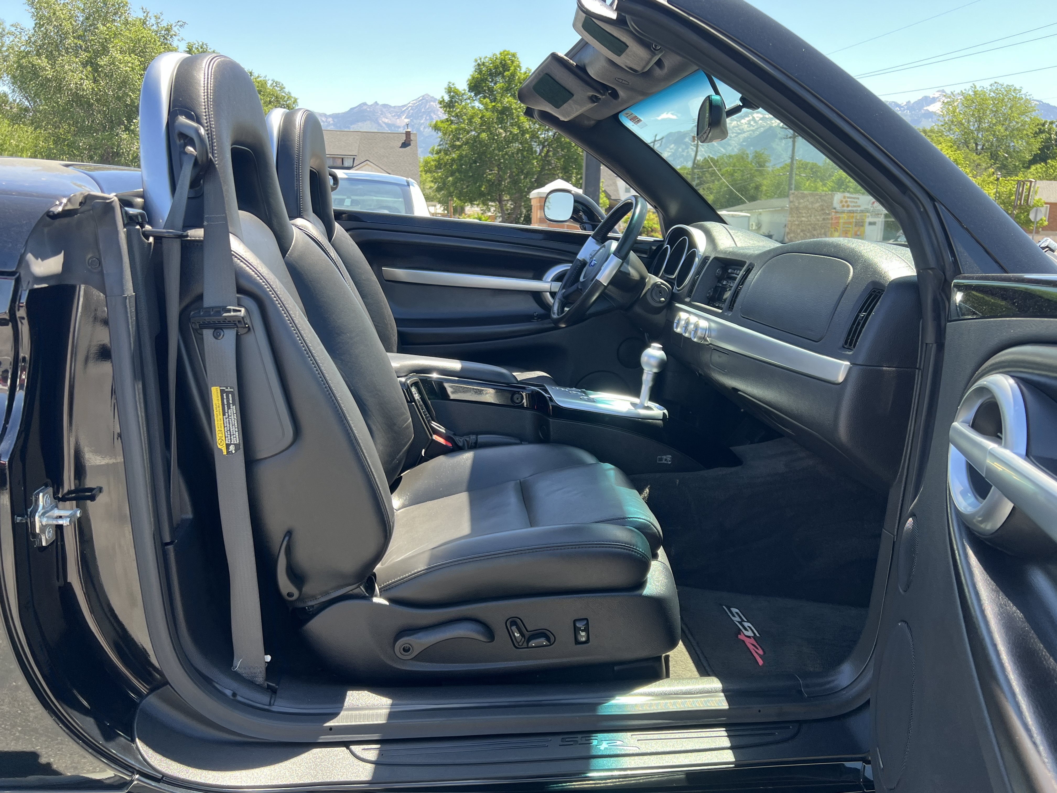 Used 2006 Chevrolet SSR w/ Preferred Equipment Group RWD image 22