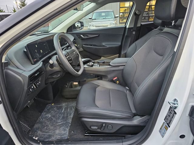 New 2025 Kia EV6 Light w/ Light LR Technology Package AWD/4WD image 17