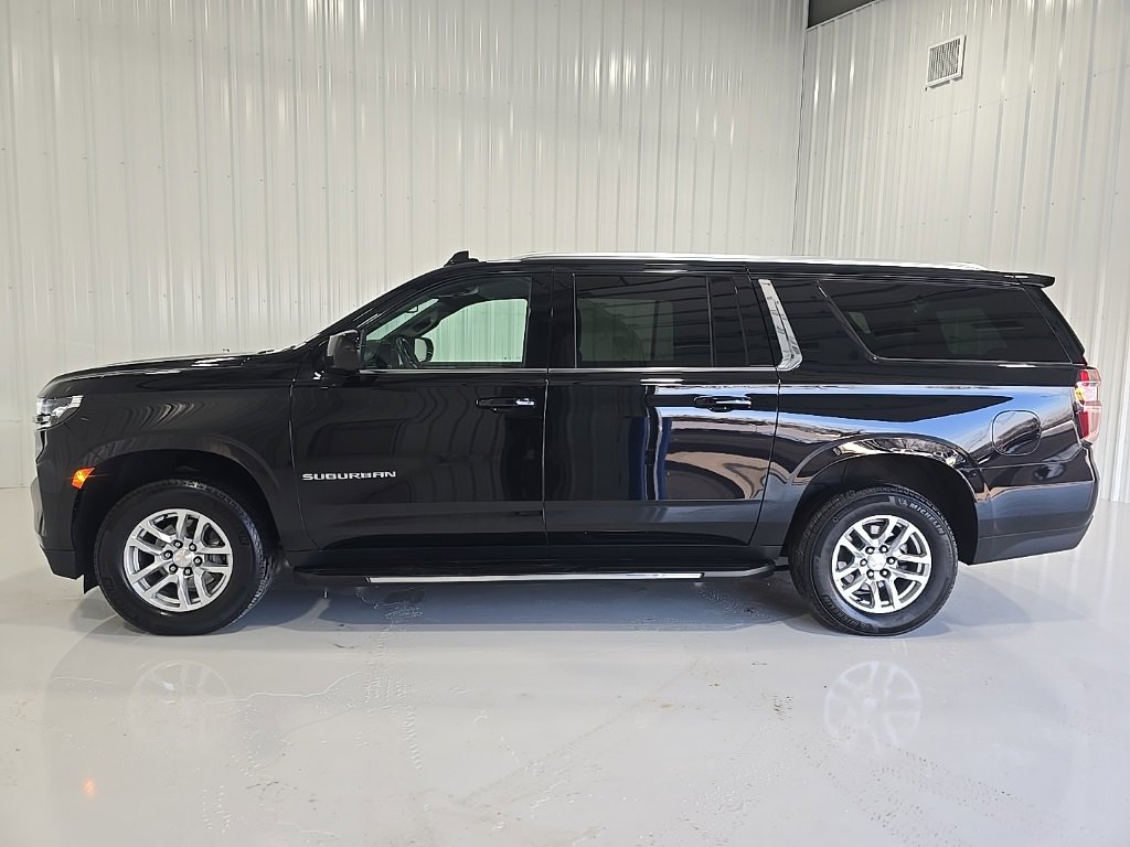 Used 2024 Chevrolet Suburban LT image 5