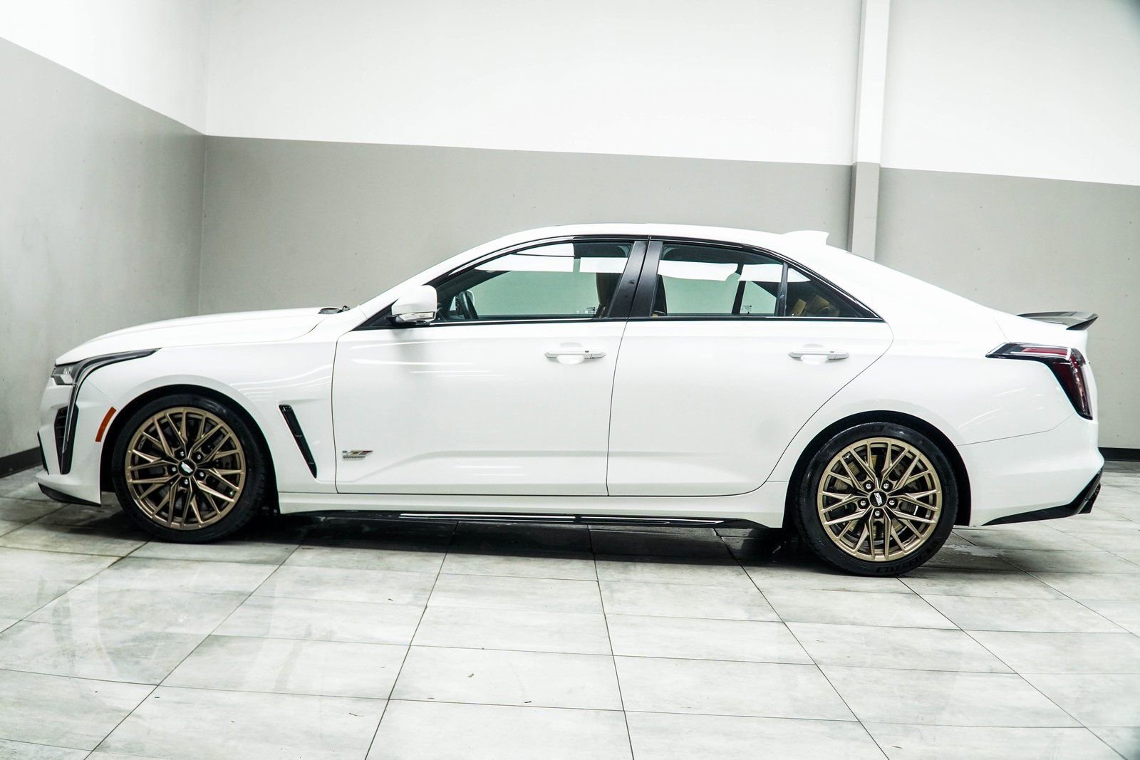 Used 2024 Cadillac CT4 V Blackwing w/ LPO, Bronce Accent Package RWD image 9