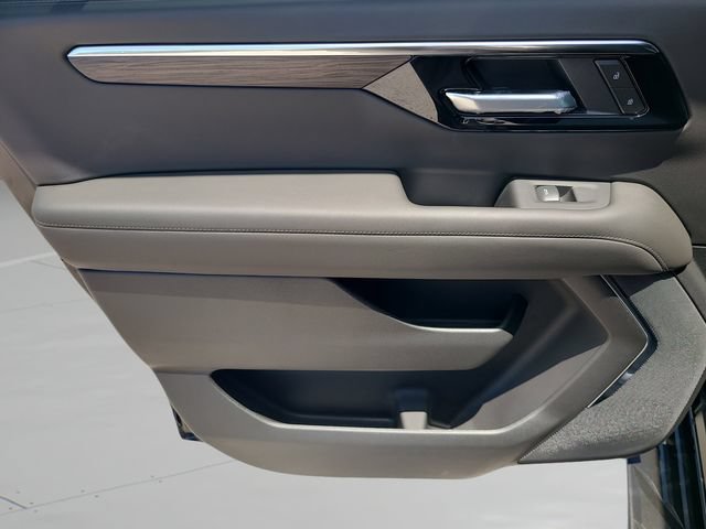 New 2026 Chevrolet Suburban LS w/ LPO, Dark Essentials Package RWD image 18