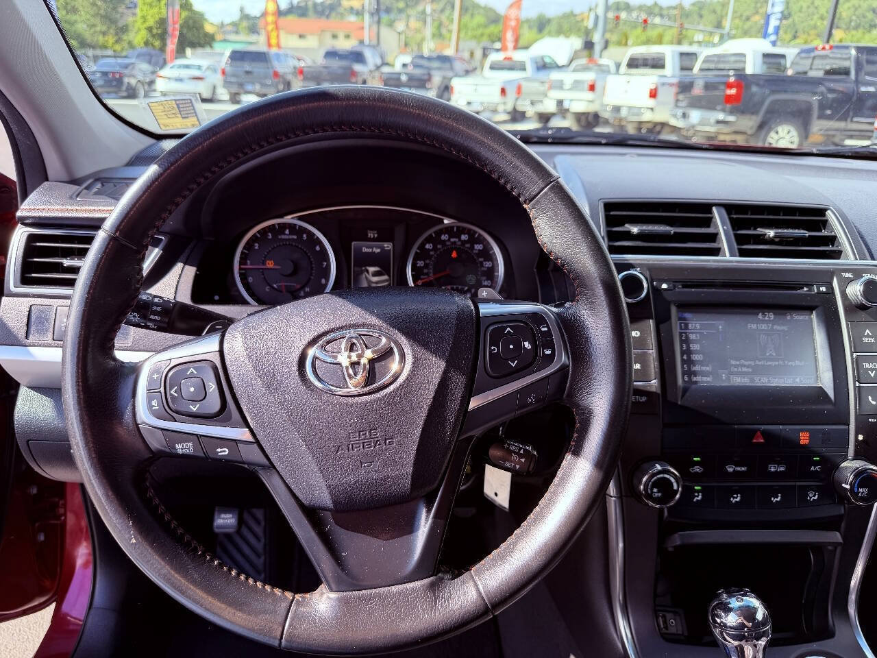 Used 2016 Toyota Camry SE FWD image 9