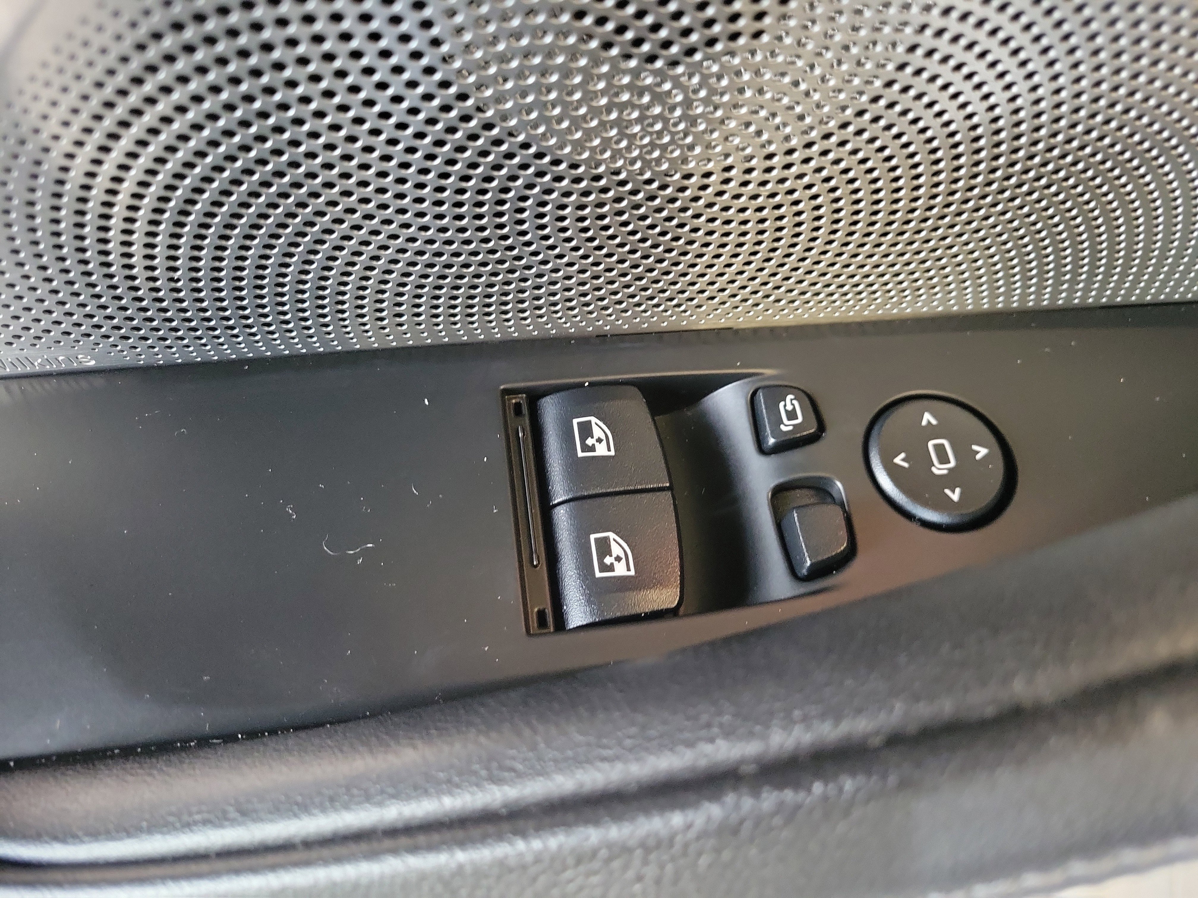 Used 2020 BMW M8 Coupe w/ M Carbon Exterior Package image 20