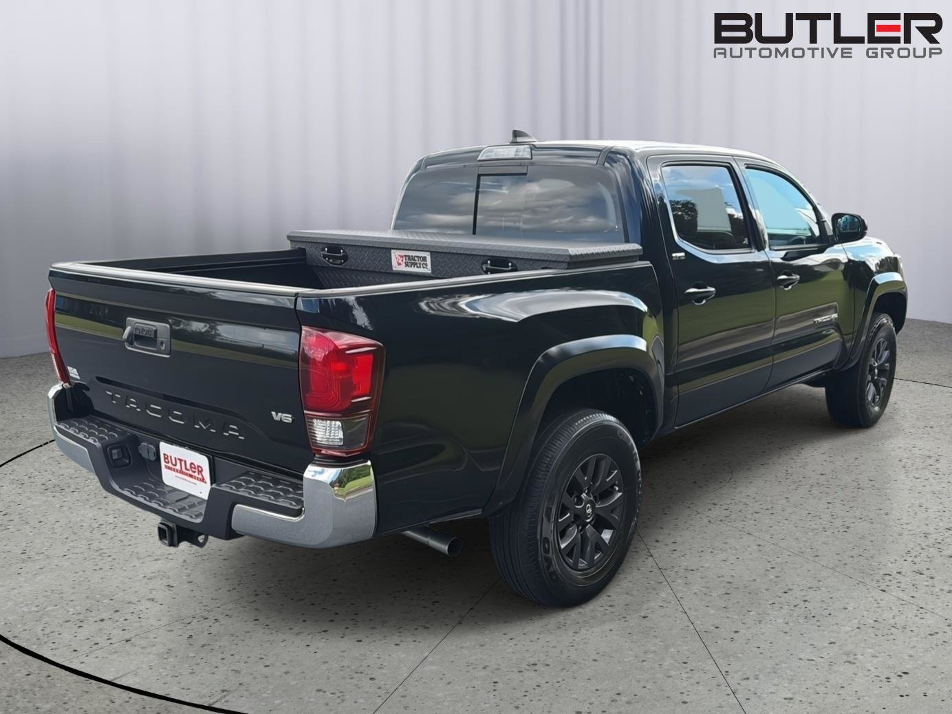 Used 2022 Toyota Tacoma SR5 RWD image 6
