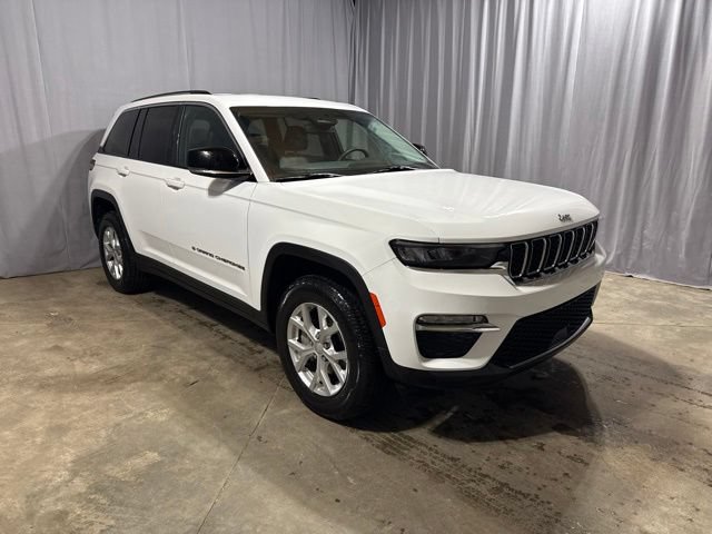 Used 2024 Jeep Grand Cherokee Limited AWD/4WD image 10