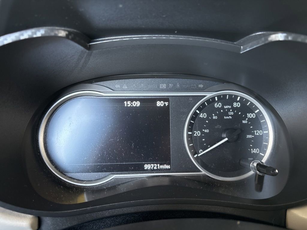 Used 2022 Nissan Versa SV FWD image 12